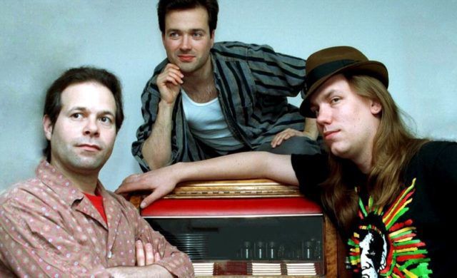 VIOLENT FEMMES